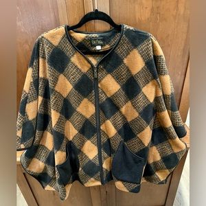 Bob Mackie Cape Black and Tan Checkered Print fleece Poncho Jacket  Sz XS/S